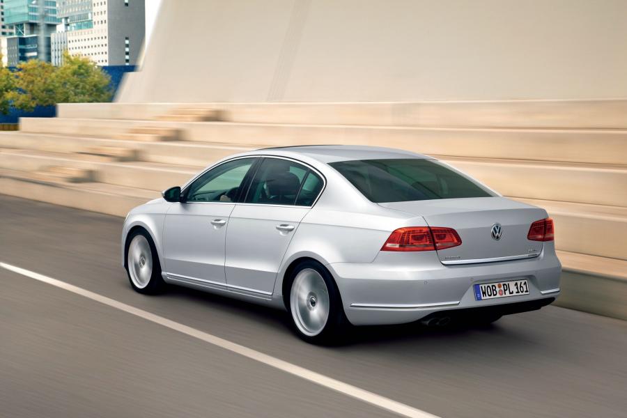  Volkswagen Passat 2010 года  (фото 11 из 37)